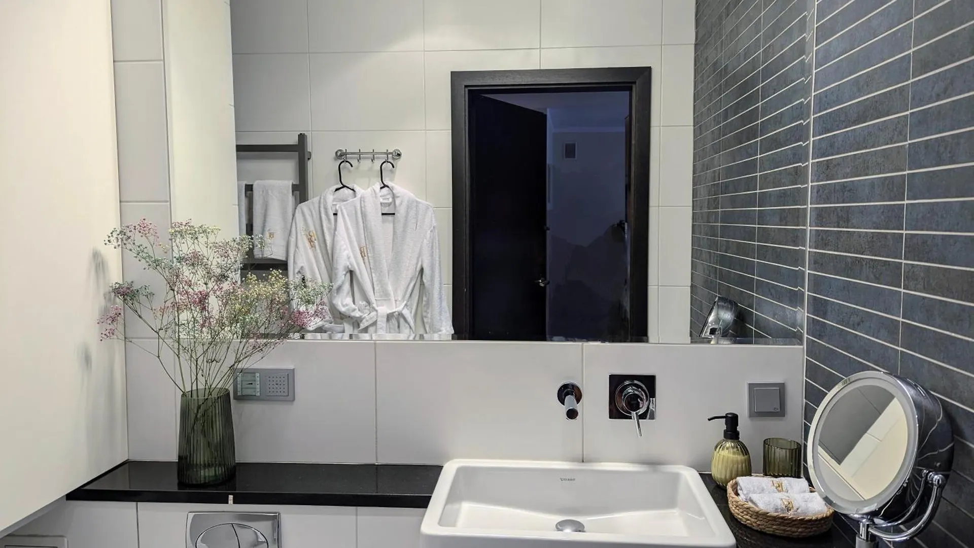 Bella Luna Luxury Suites - Spacious 1Br In Old Town Warsaw 0*,  Poland